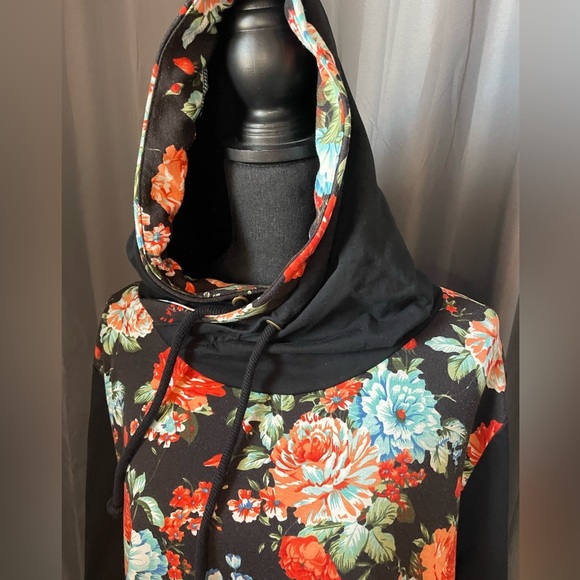 228. Hazel Blues Hoodie, Size 1XL, EUC - Picture 2 of 6